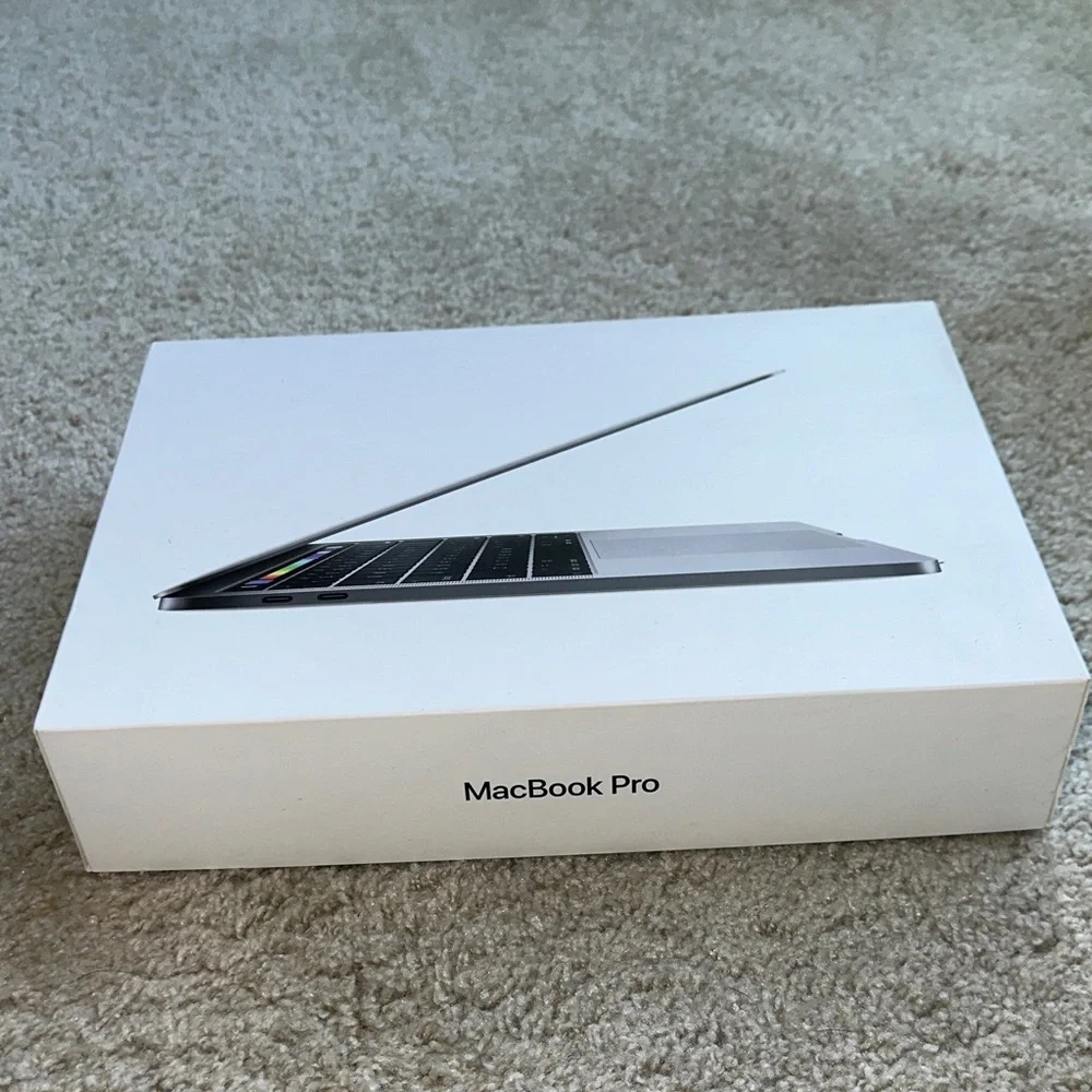 Apple Device Packaging Set in White